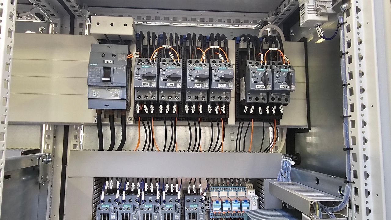 ייצור לוחות חשמל